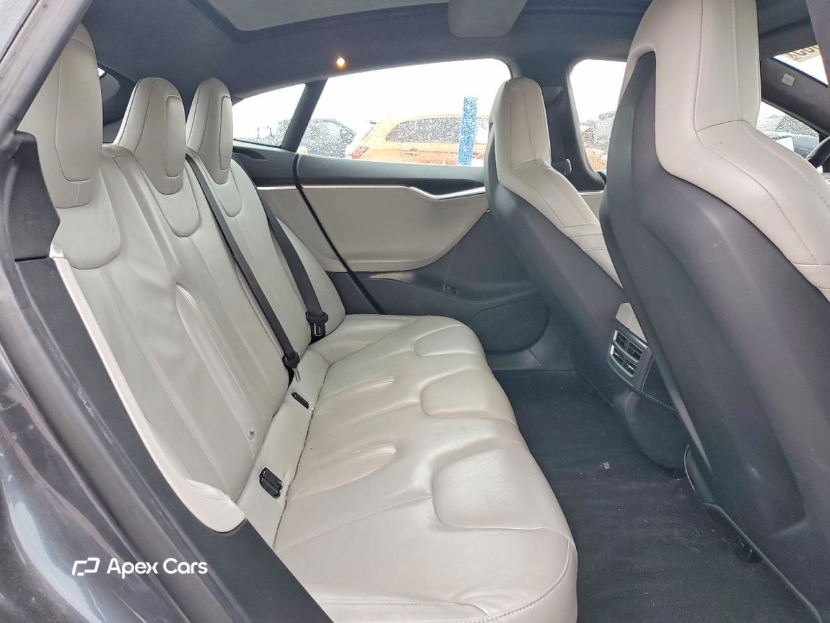 Tesla Model S 2016