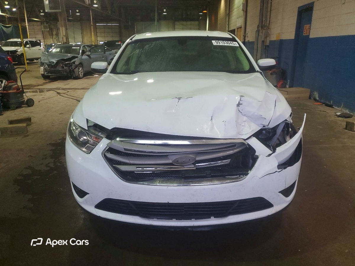 Ford Taurus 2016