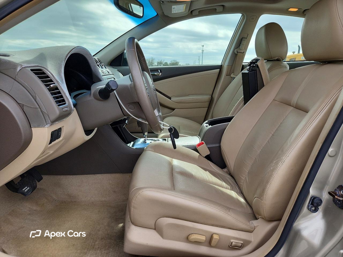Nissan Altima 2010