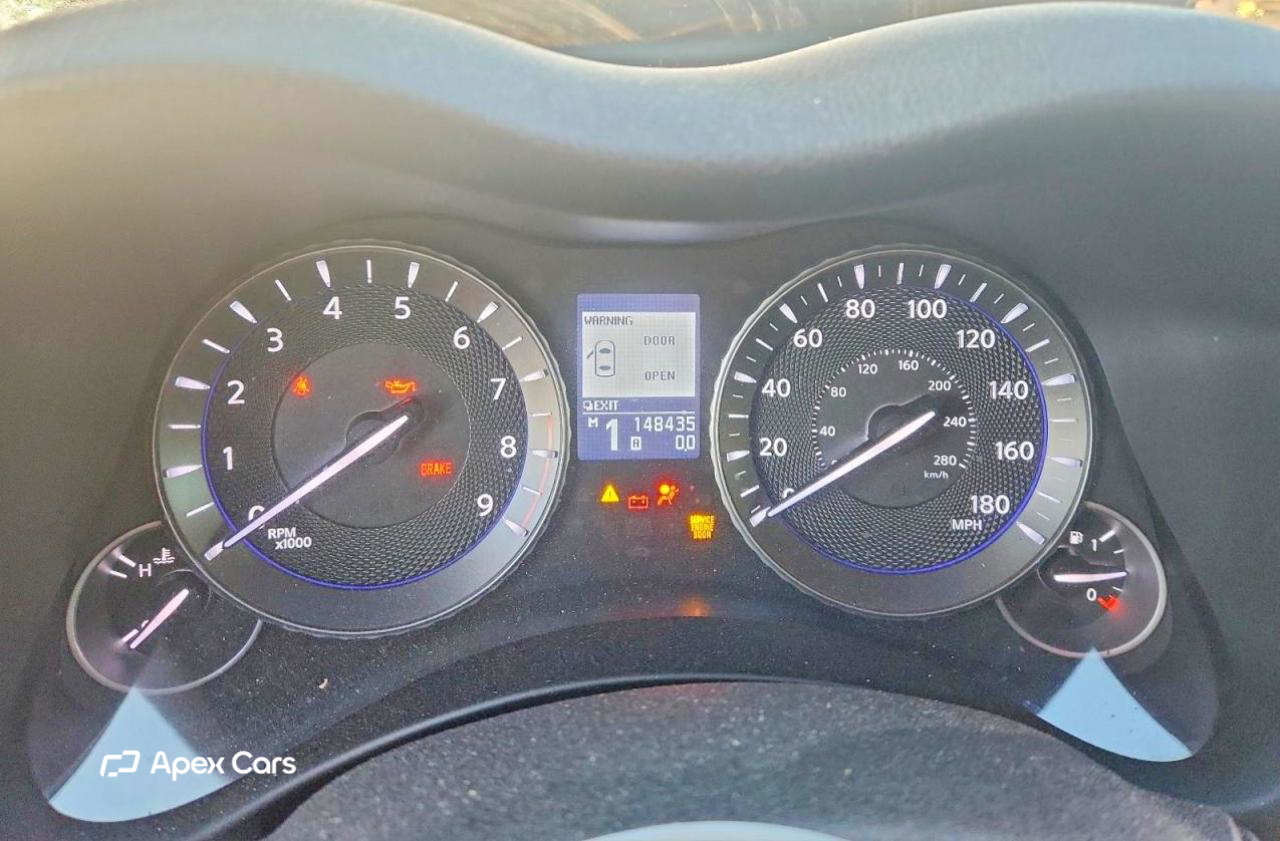 Infiniti M 2013