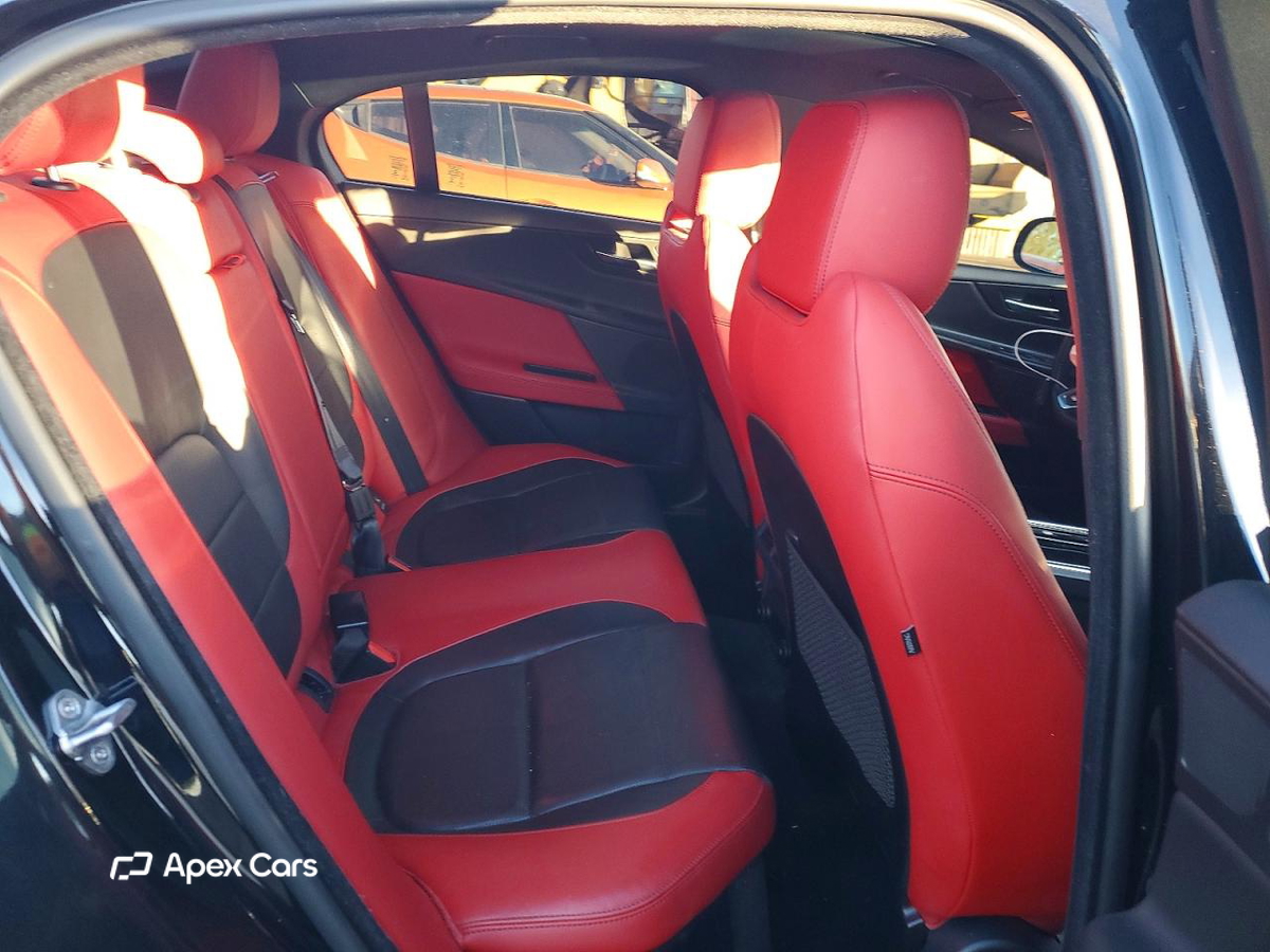 Jaguar XE 2019
