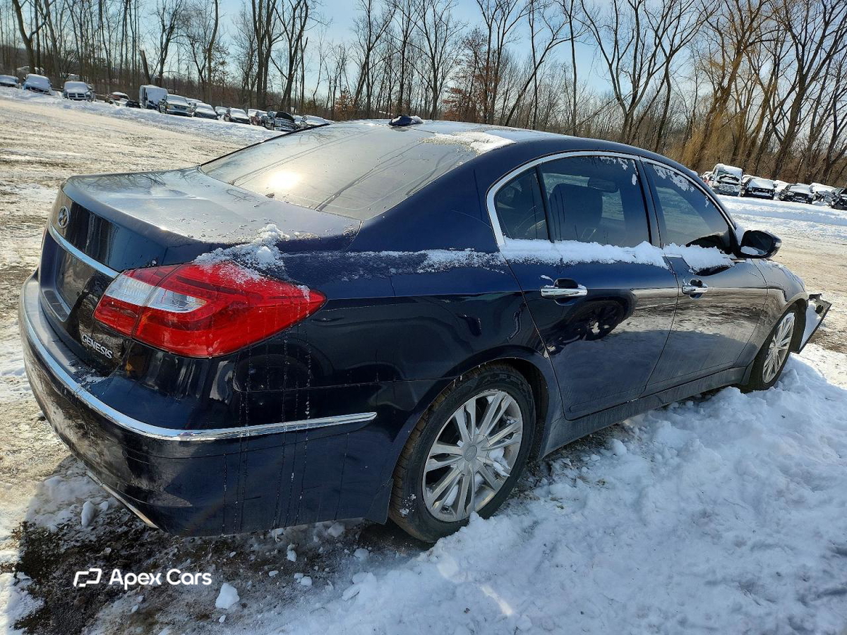 Hyundai Genesis 2012