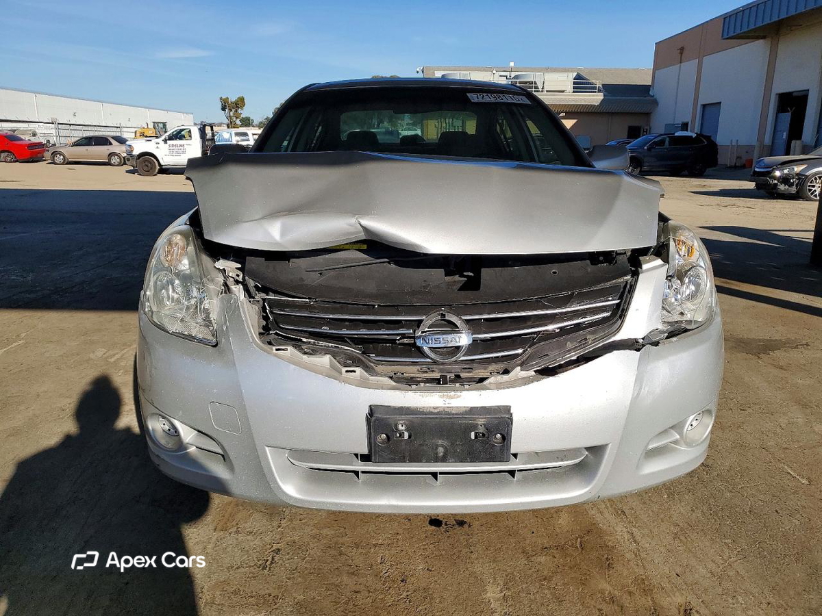 Nissan Altima 2012