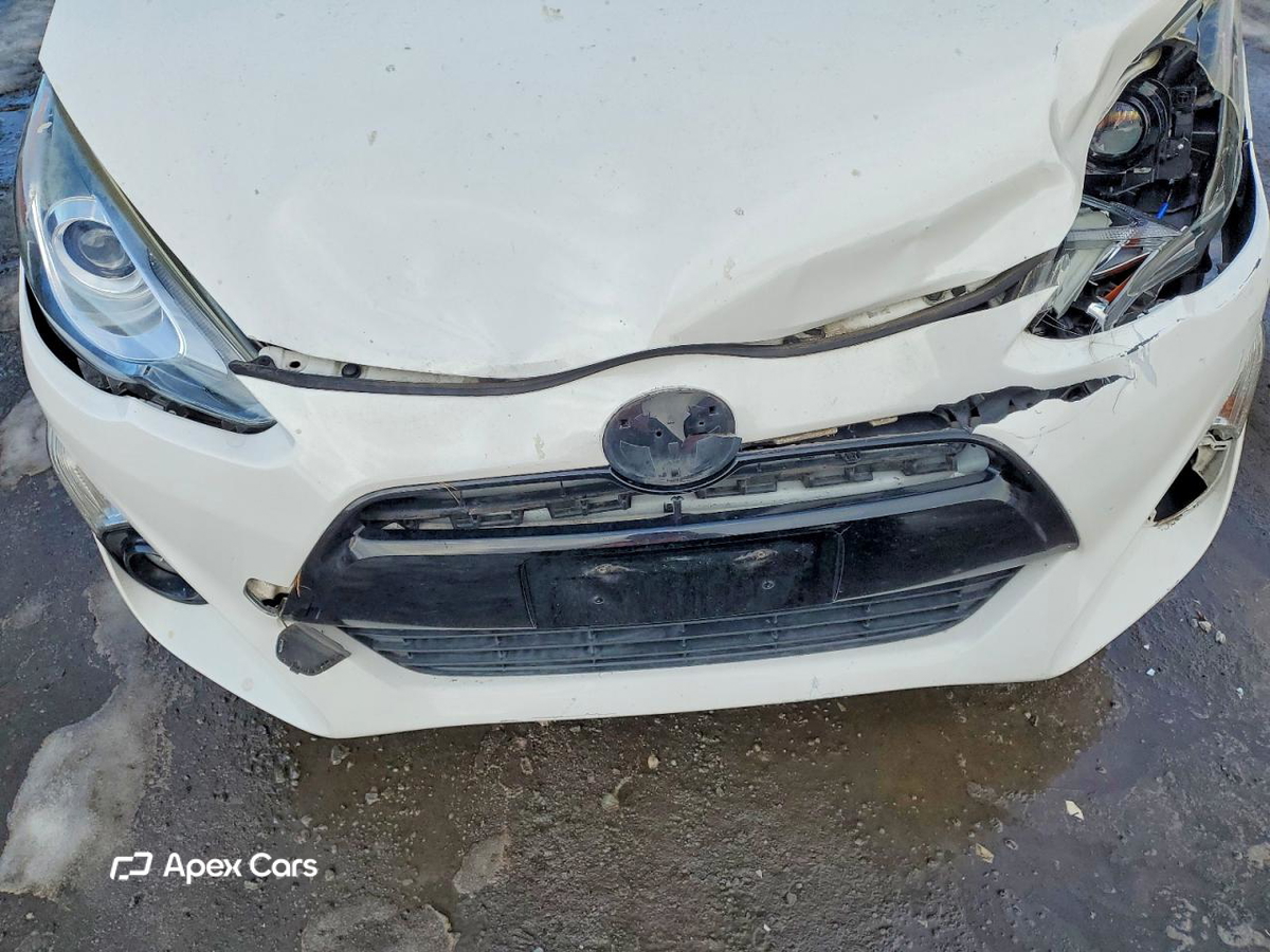 Toyota Prius c 2015