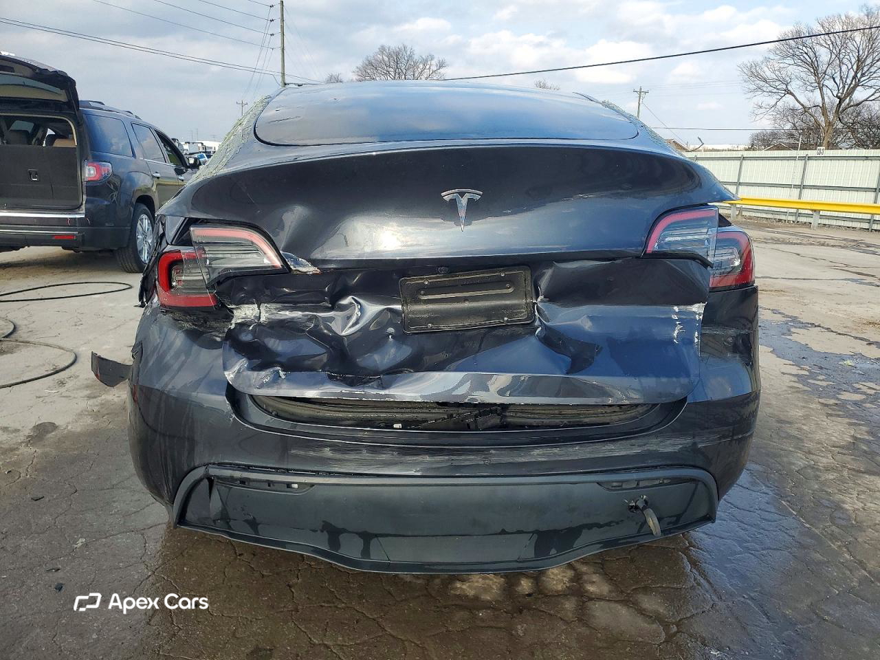 Tesla Model Y 2024