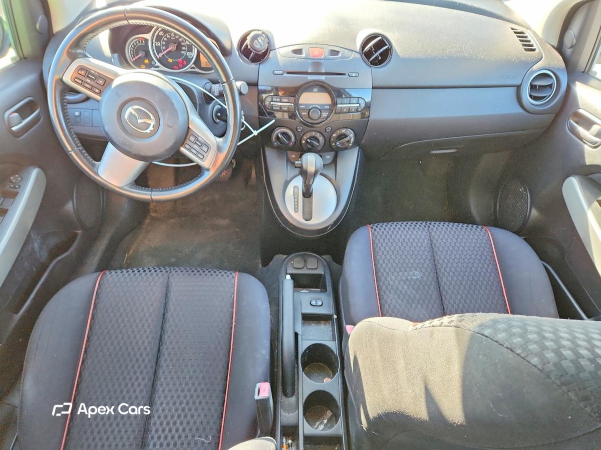 Mazda 2 2011