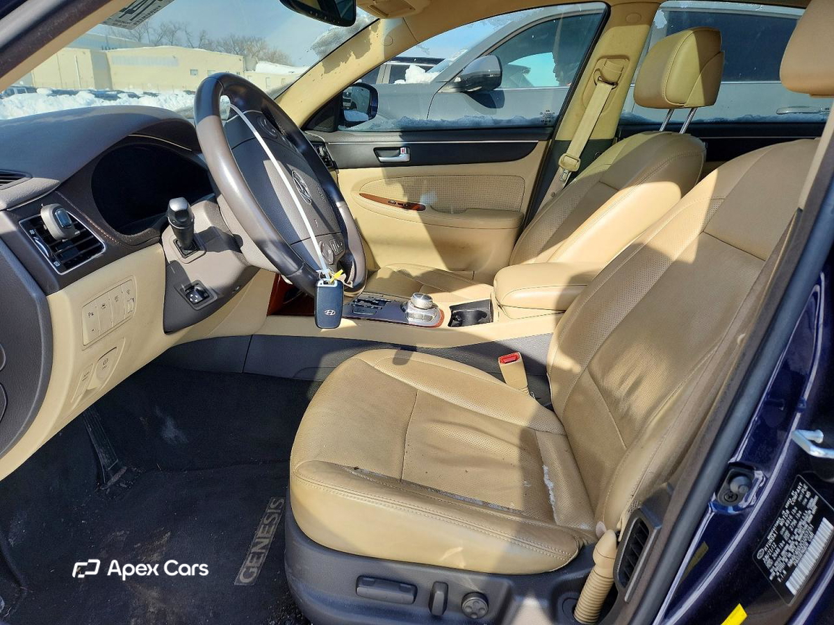 Hyundai Genesis 2012