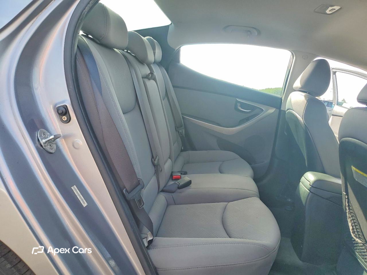 Hyundai Elantra 2013