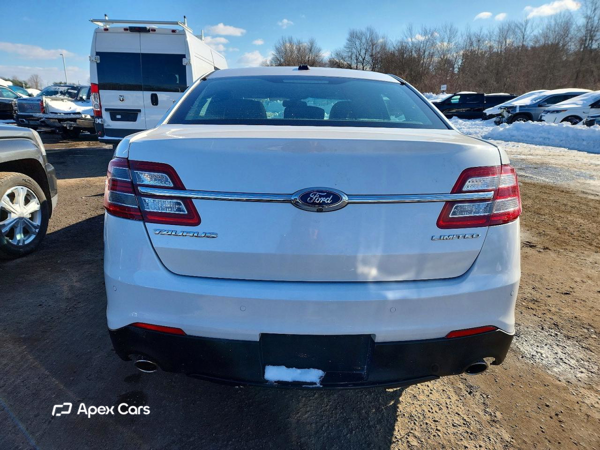Ford Taurus 2015