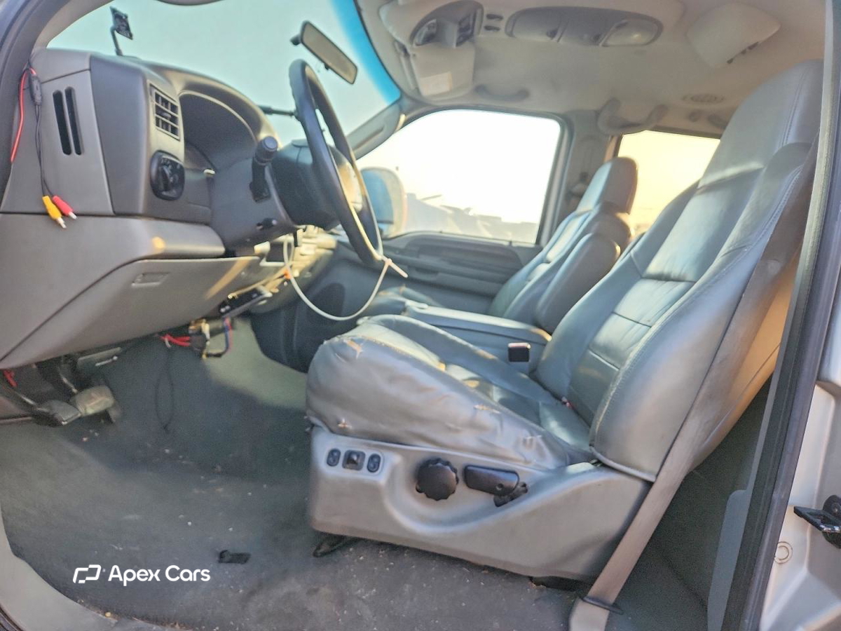 Ford Excursion 2004
