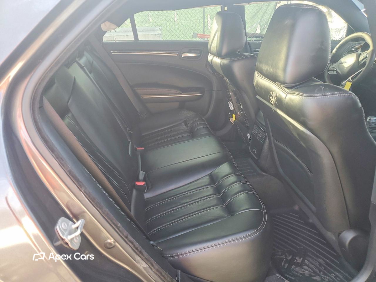 Chrysler 300 2023
