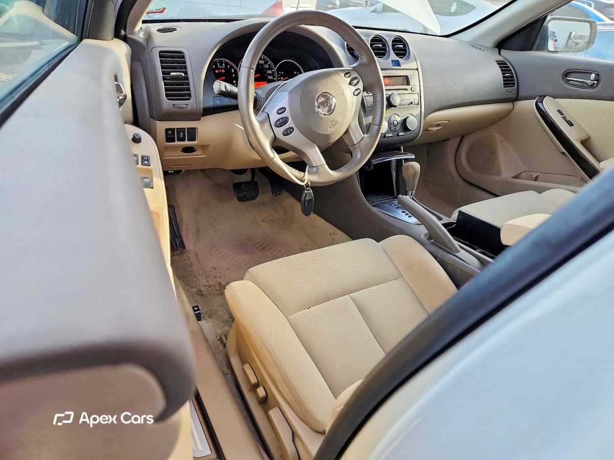 Nissan Altima 2012