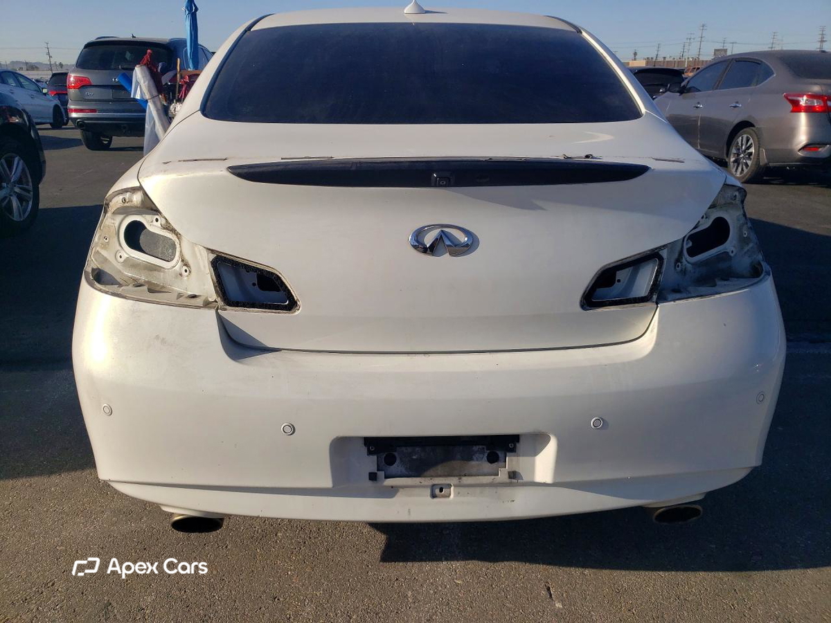 Infiniti G 2011