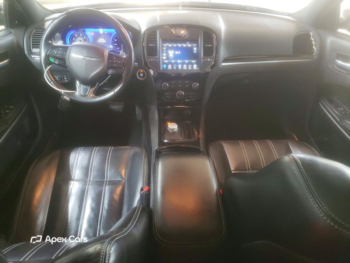 Chrysler 300 2022