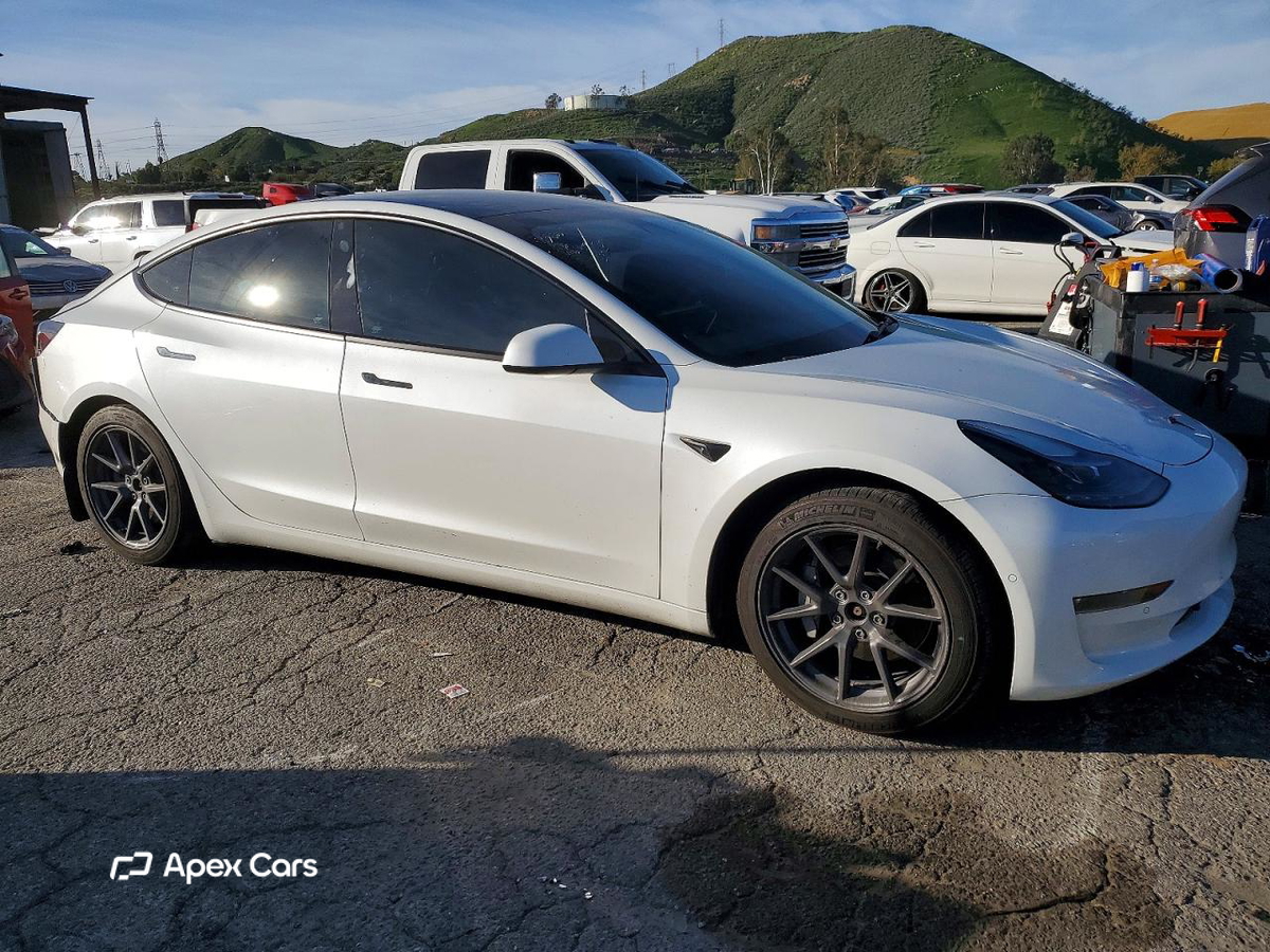 Tesla Model 3 2022