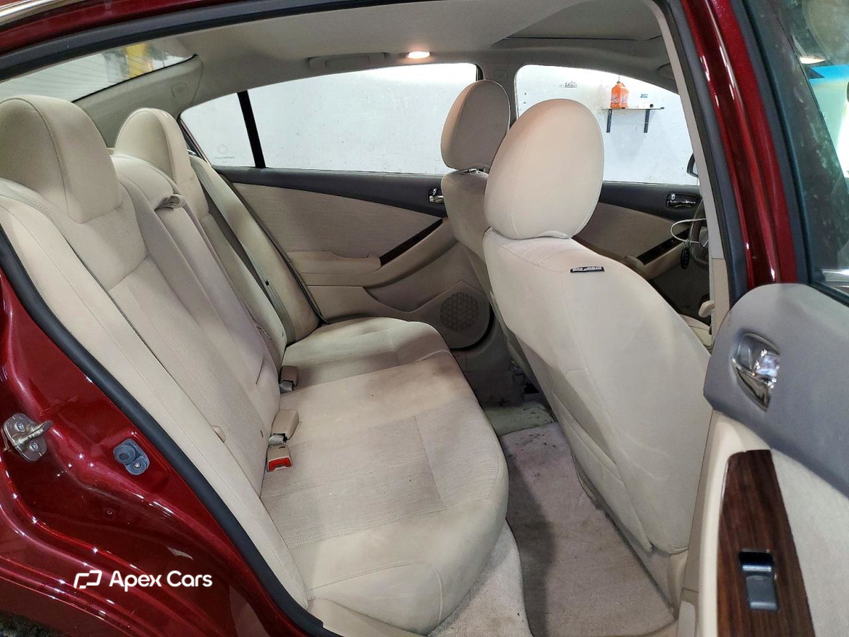 Nissan Altima 2012