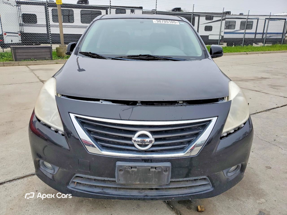 Nissan Versa 2012