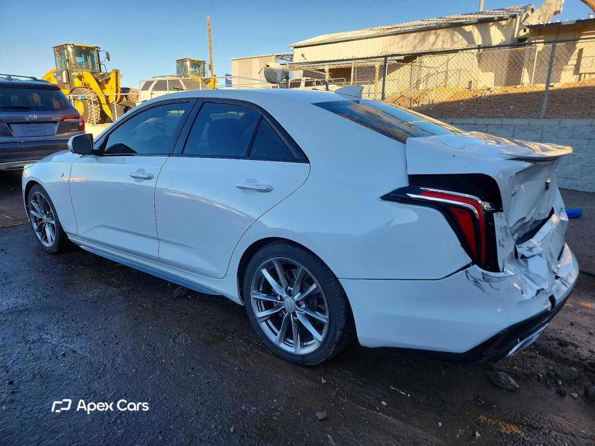 Cadillac CT4 2021