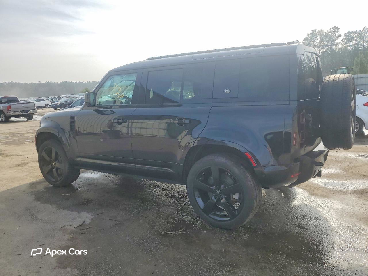 Land Rover Defender 2024