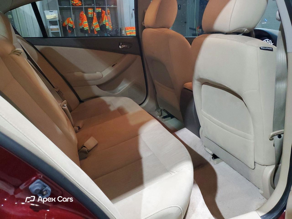 Nissan Altima 2012