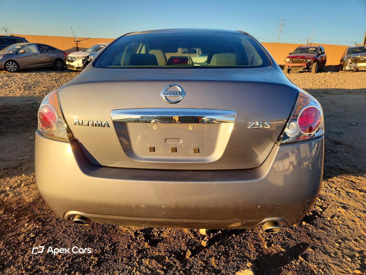 Nissan Altima 2011
