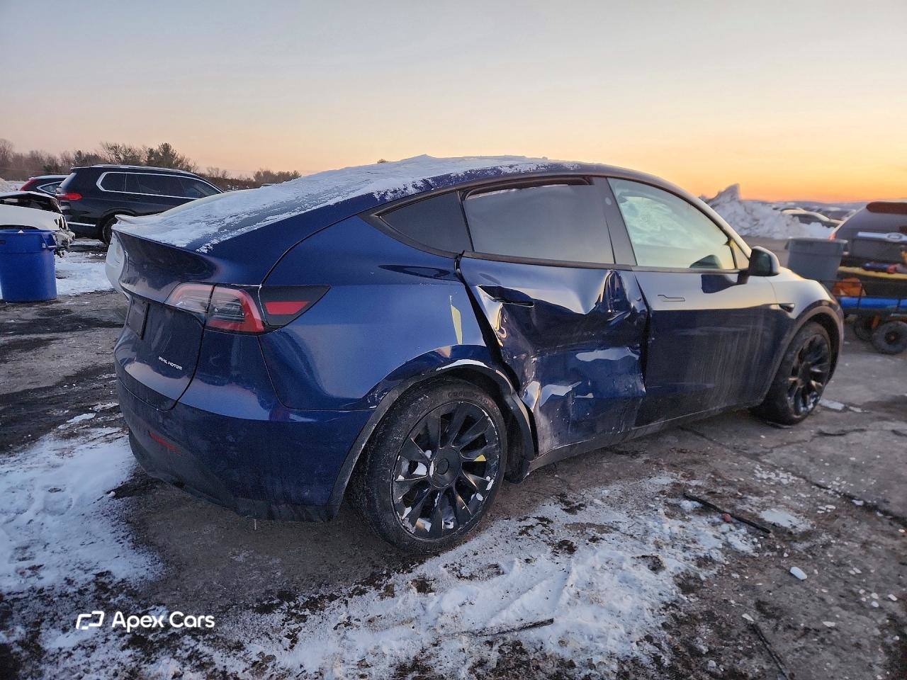 Tesla Model Y 2024