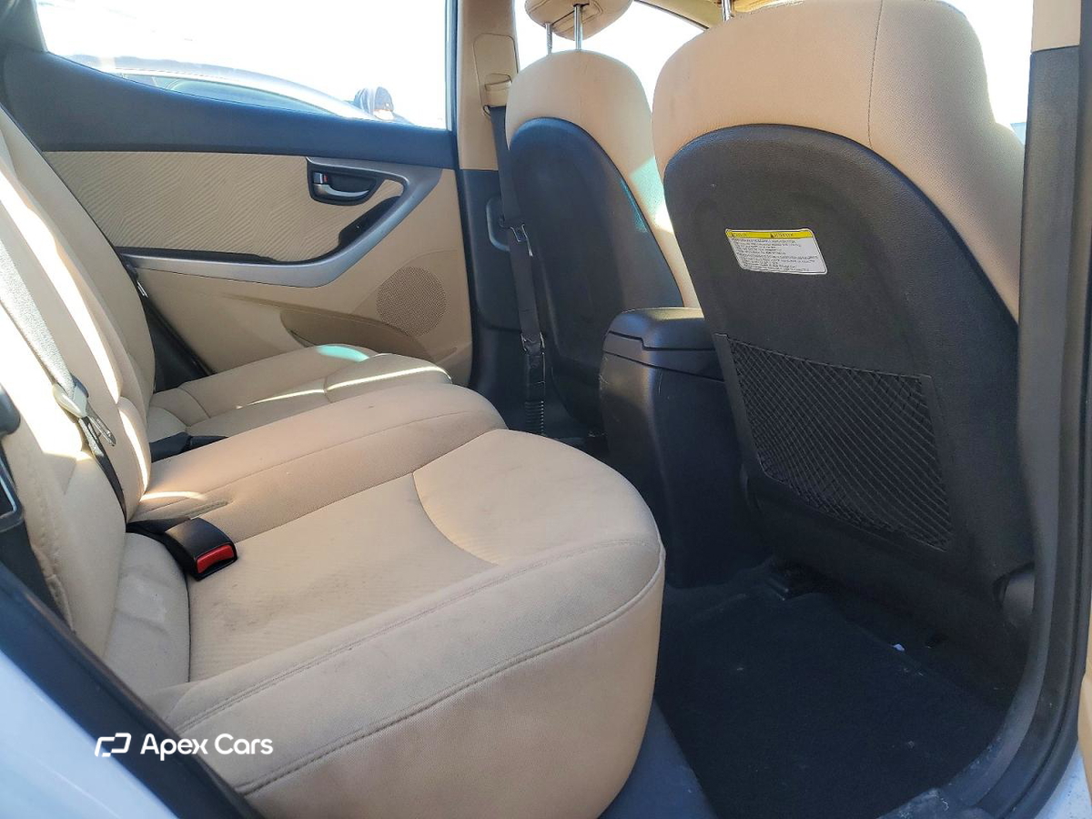 Hyundai Elantra 2013