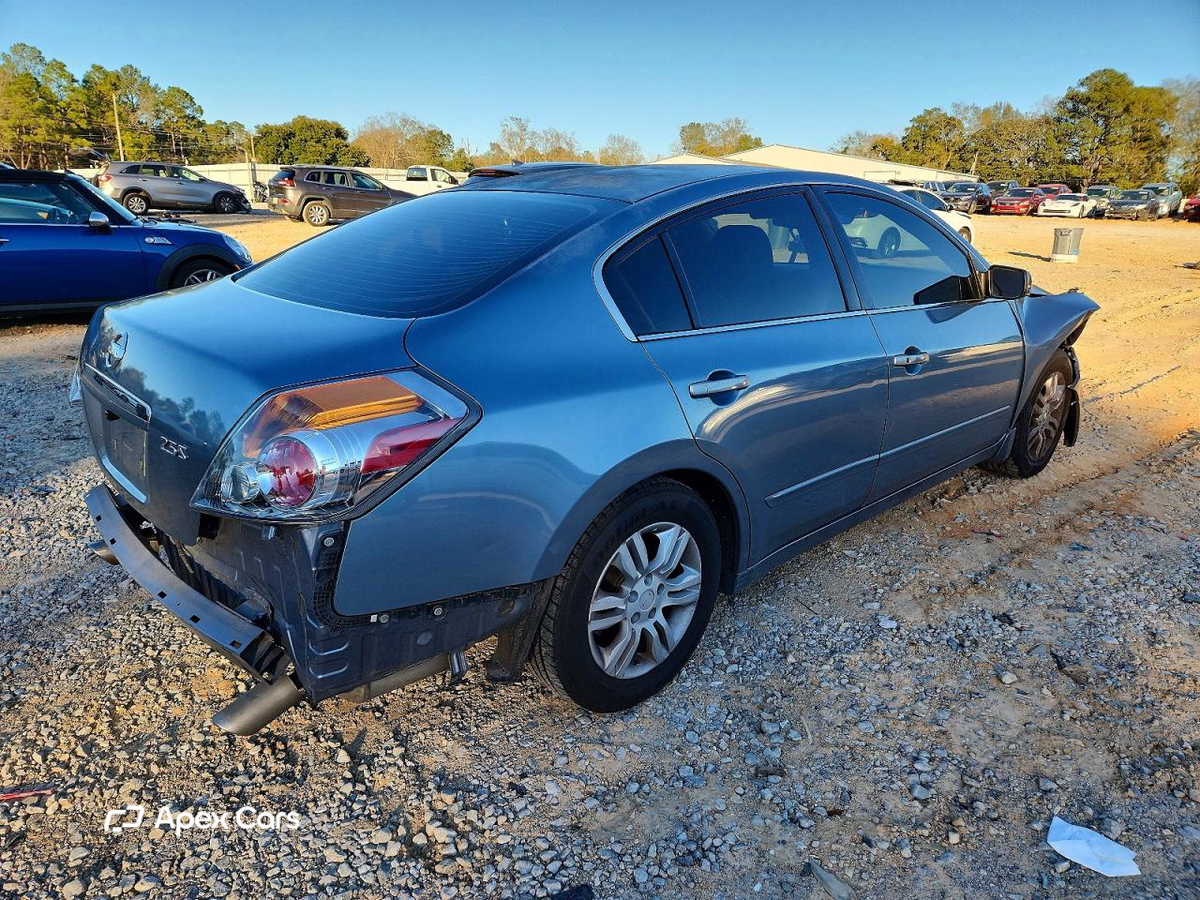 Nissan Altima 2011