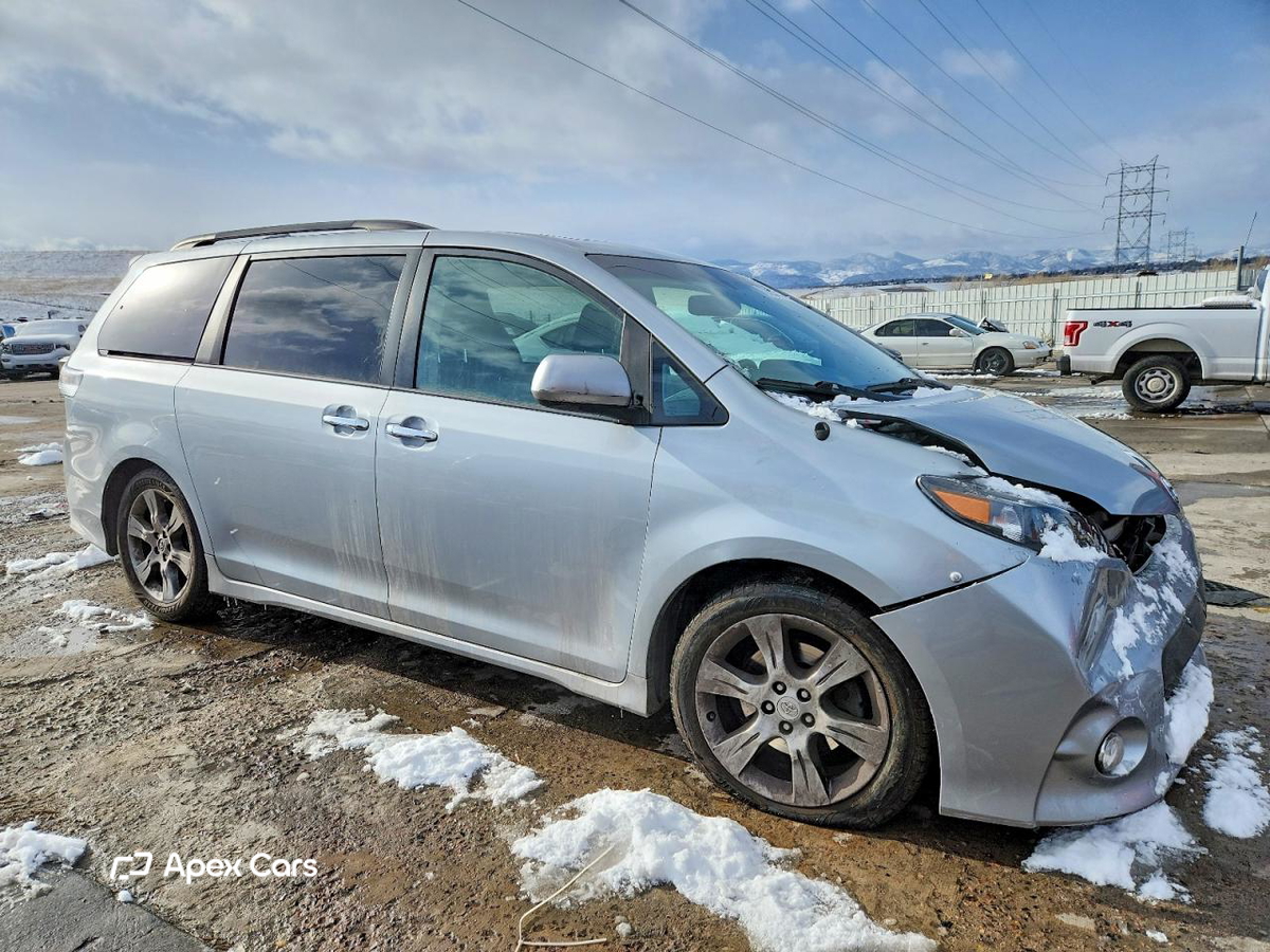 Toyota Sienna 2014