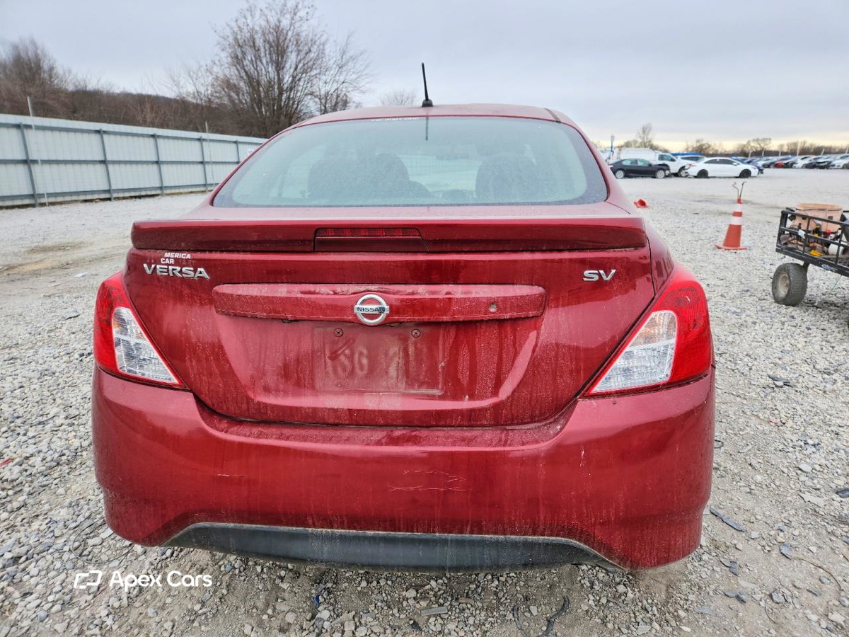 Nissan Versa 2018