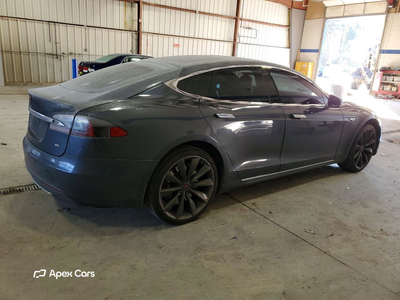 Tesla Model S 2015