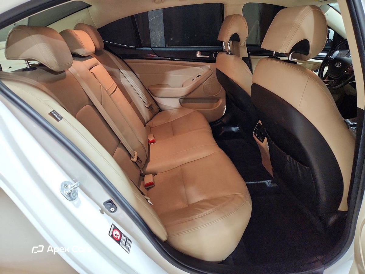 Kia Cadenza 2015