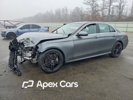 Mercedes-Benz  2018 - Image 1 of 13