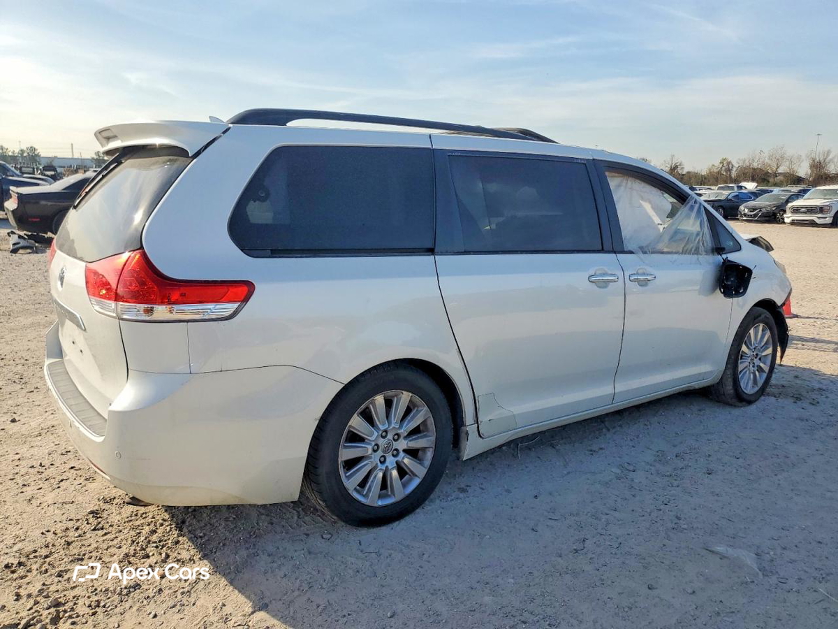 Toyota Sienna 2014