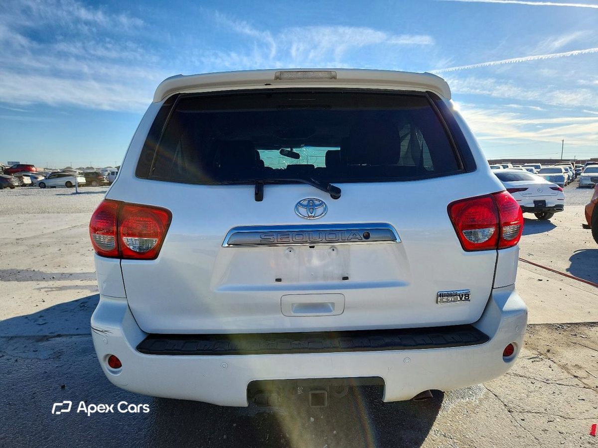 Toyota Sequoia 2016