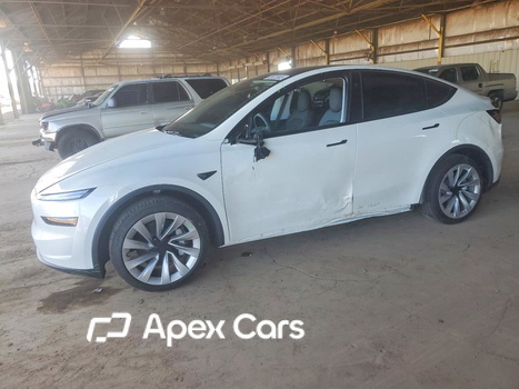 Tesla Model Y 2026 - Image 1 of 12