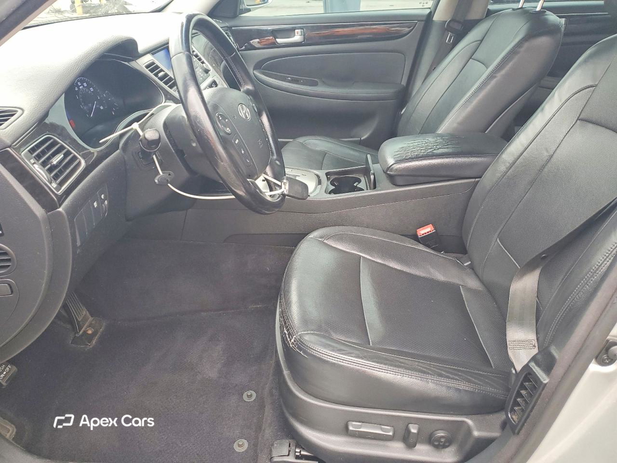 Hyundai Genesis 2013