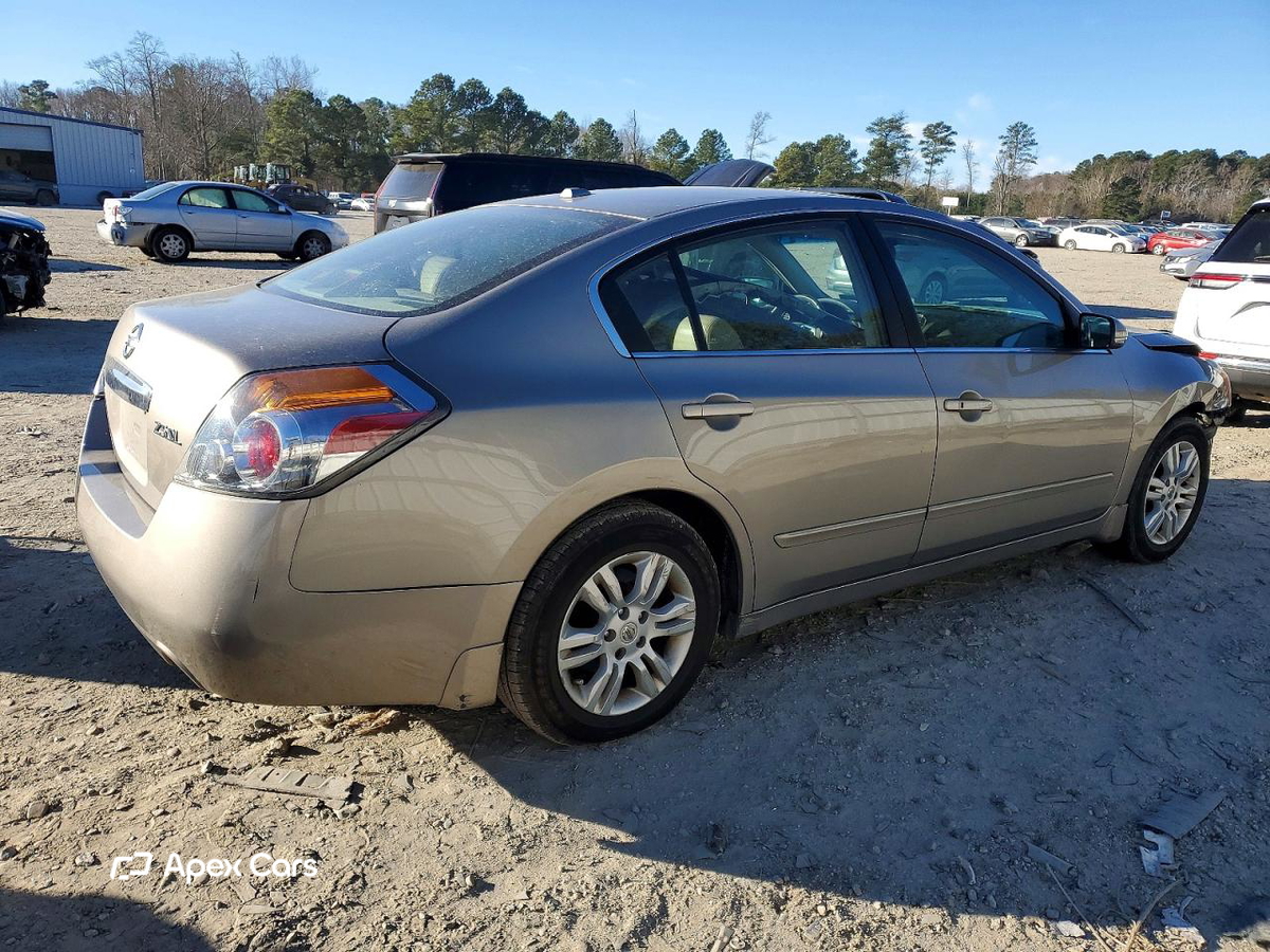 Nissan Altima 2011