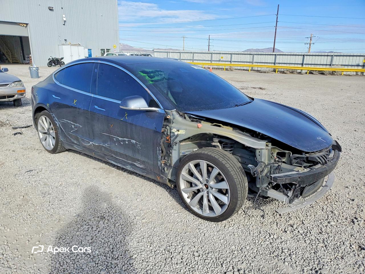 Tesla Model 3 2020