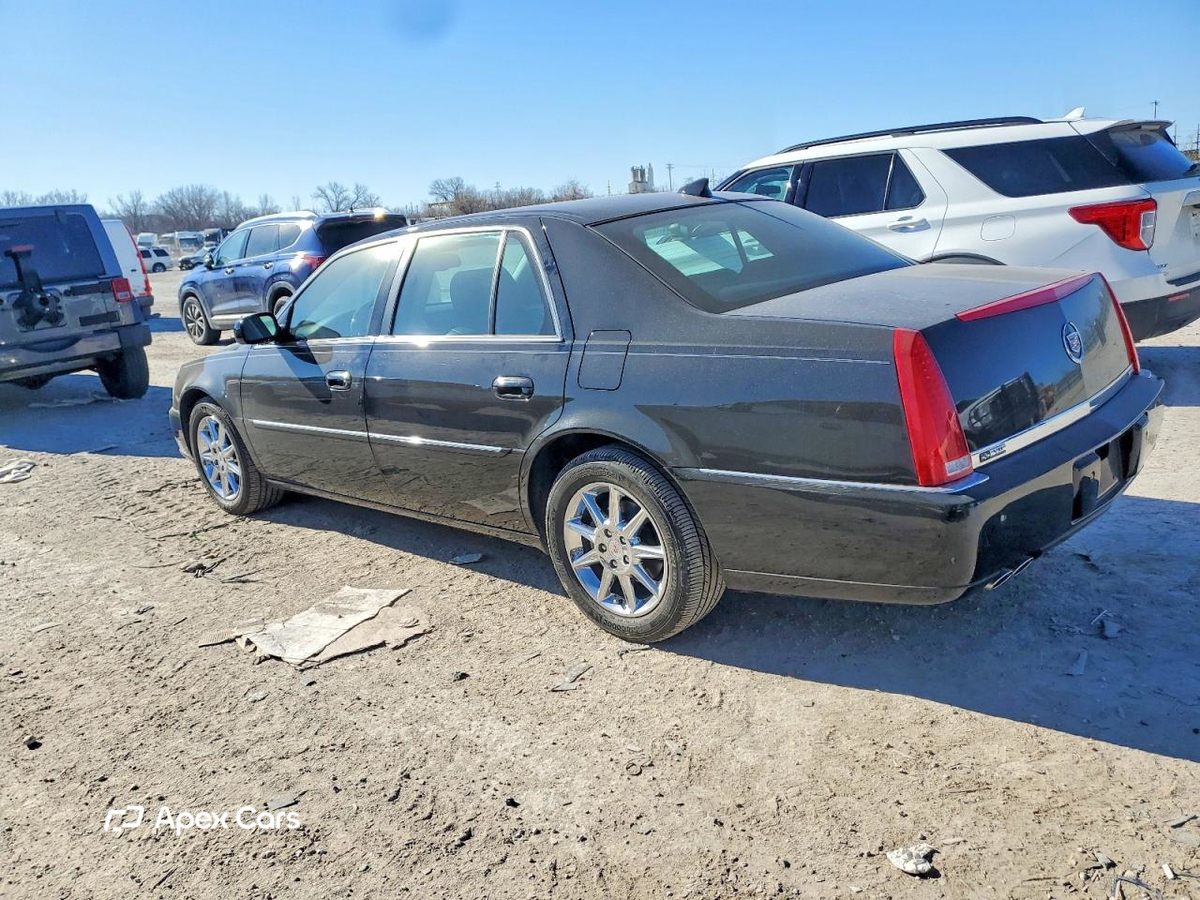 Cadillac DTS 2011
