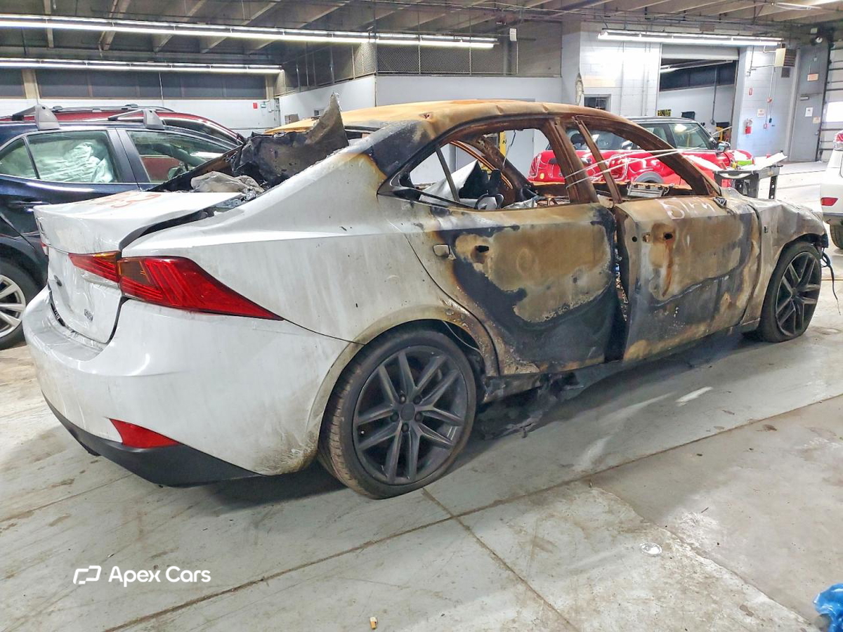 Lexus IS 2019