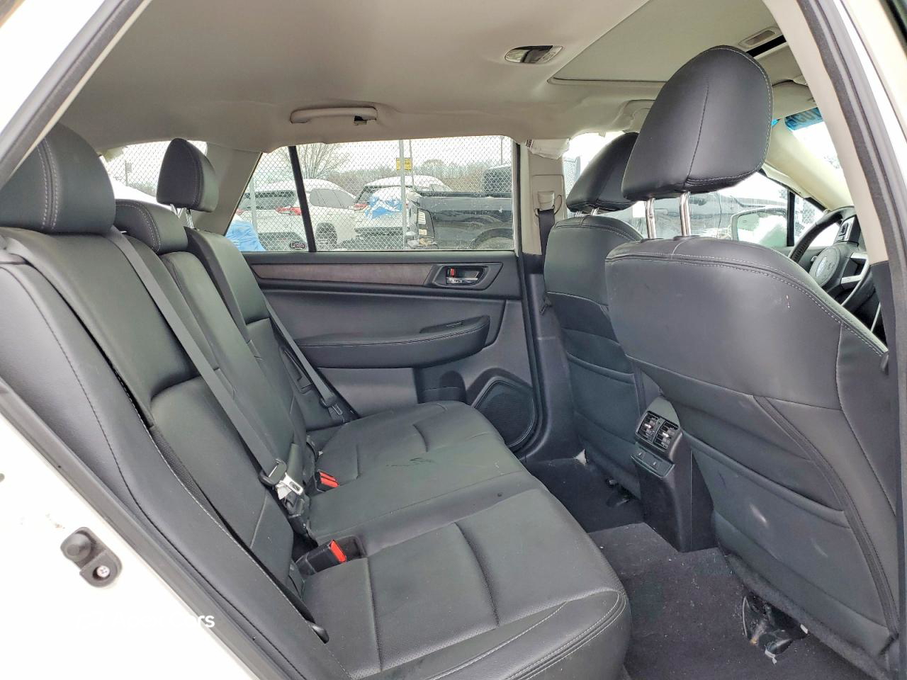 Subaru Outback 2016