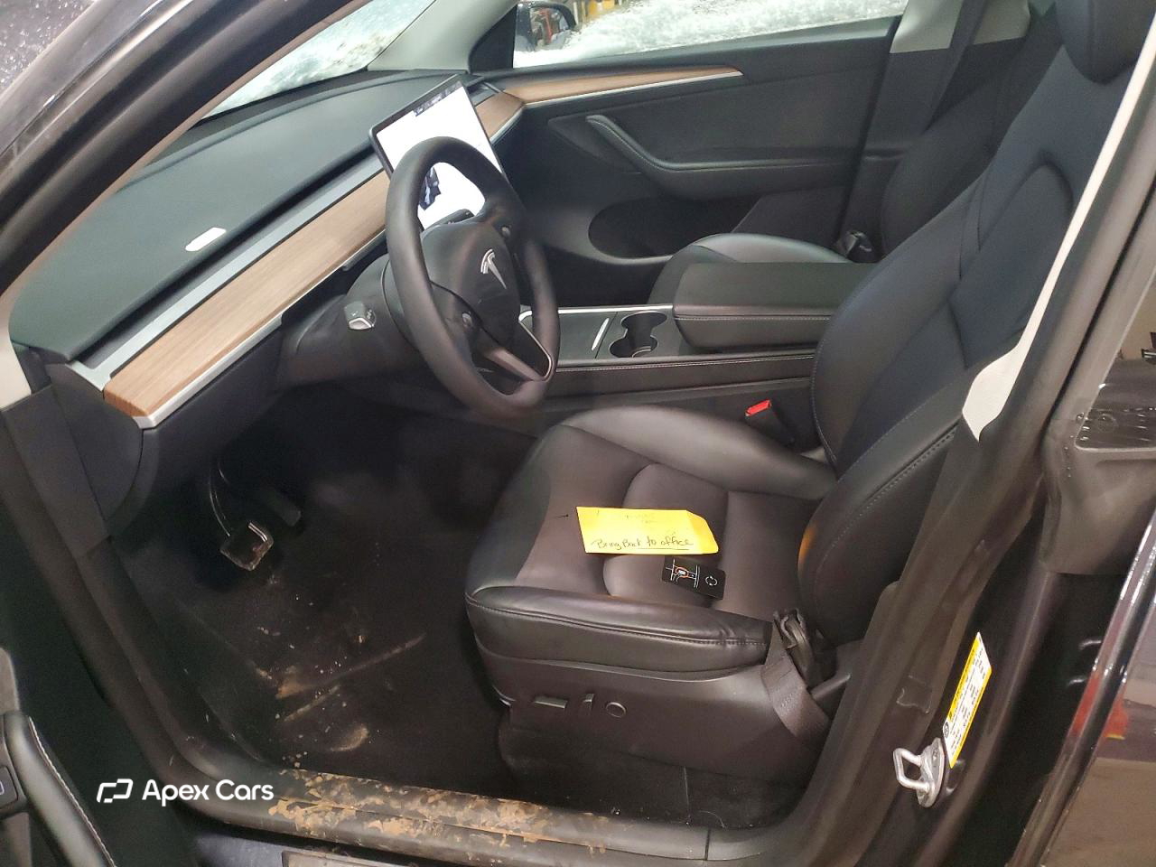 Tesla Model Y 2024