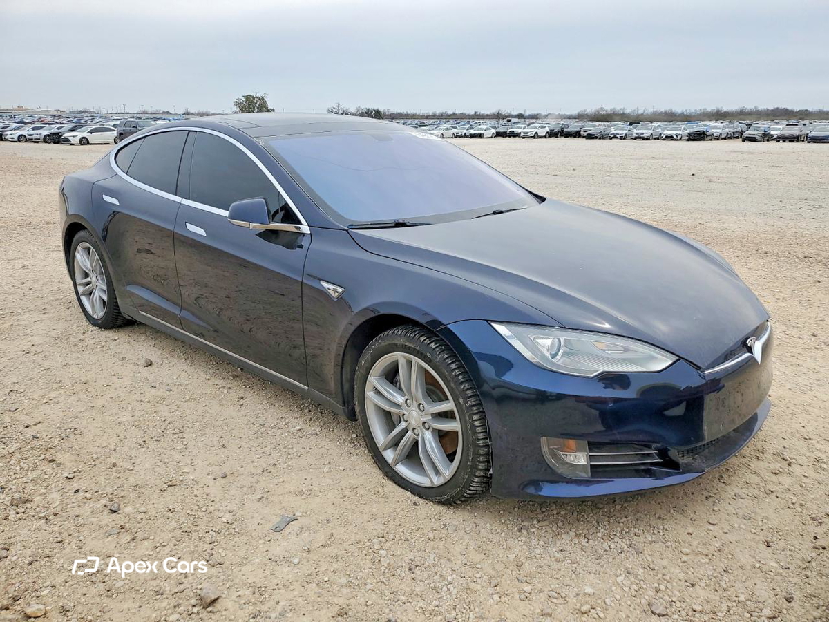 Tesla Model S 2014
