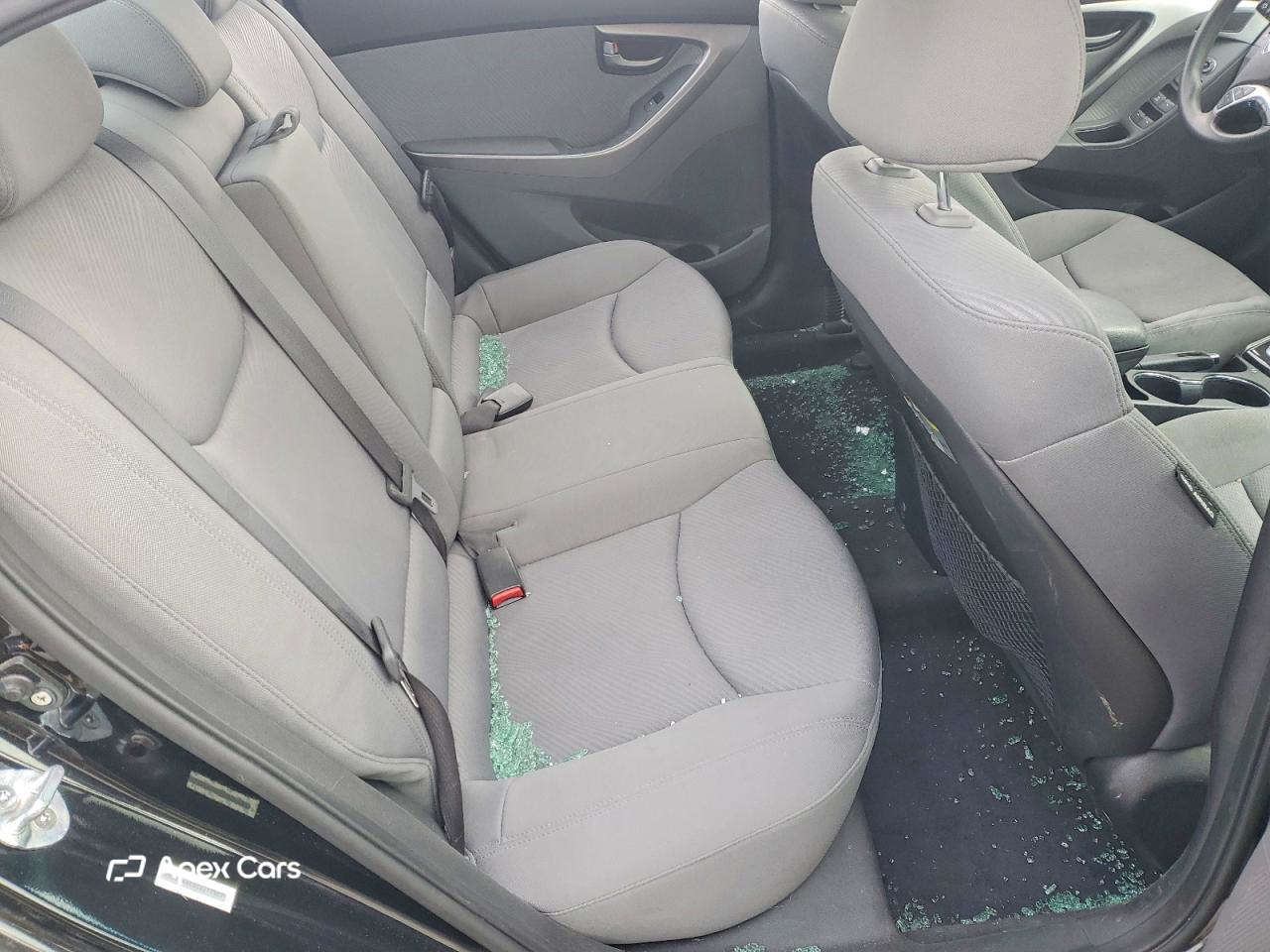Hyundai Elantra 2012