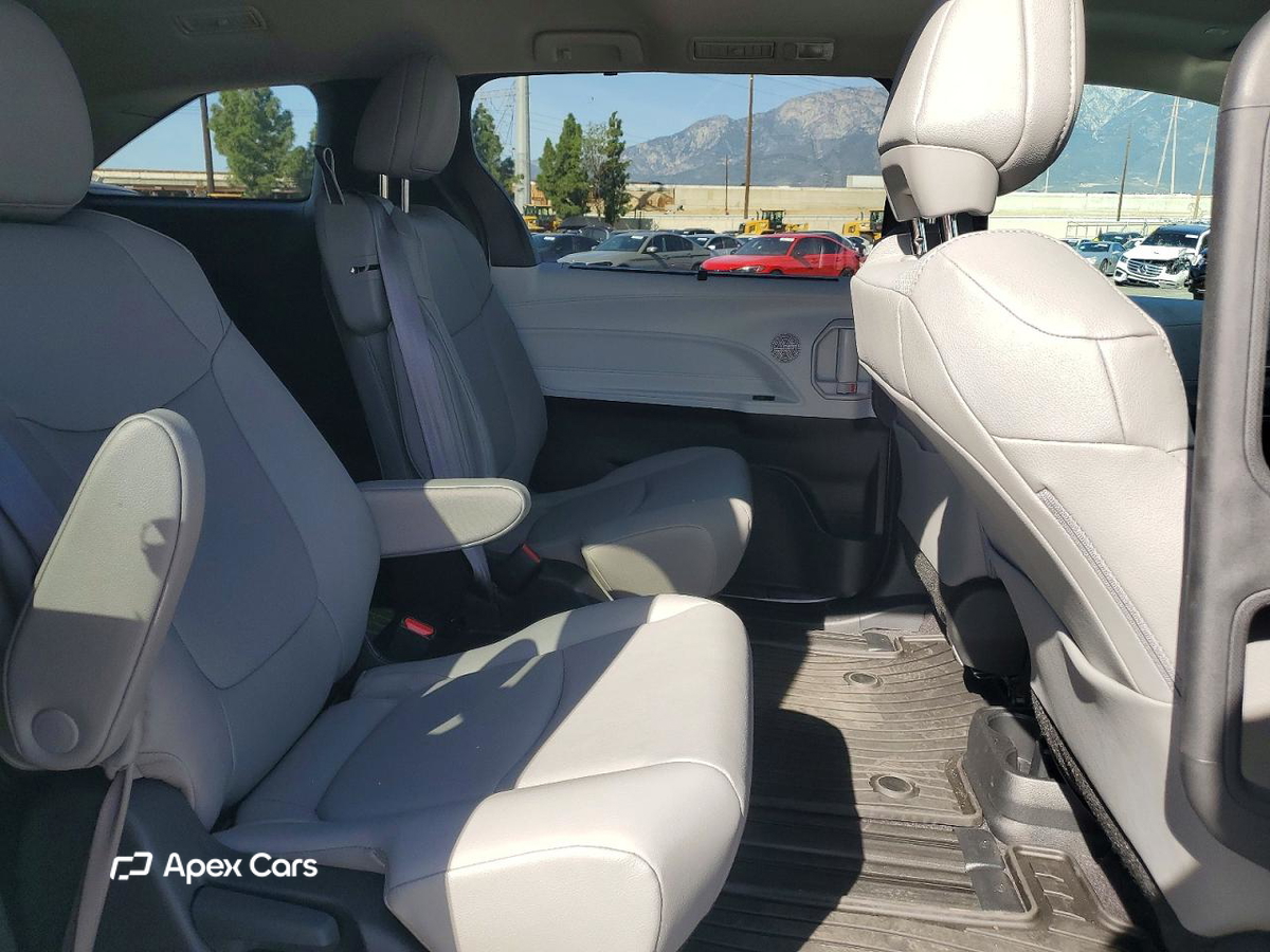 Toyota Sienna 2025
