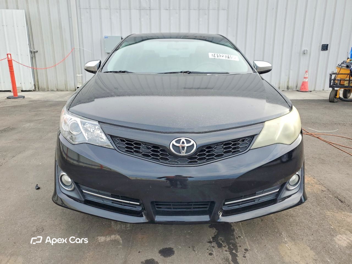 Toyota Camry 2014