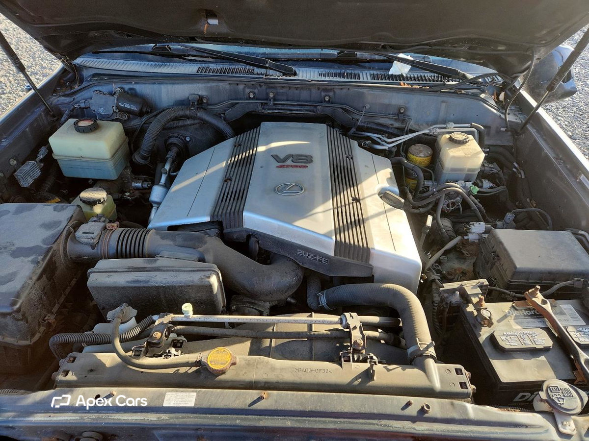 Lexus LX 2005