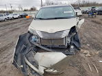 Toyota Sienna 2015