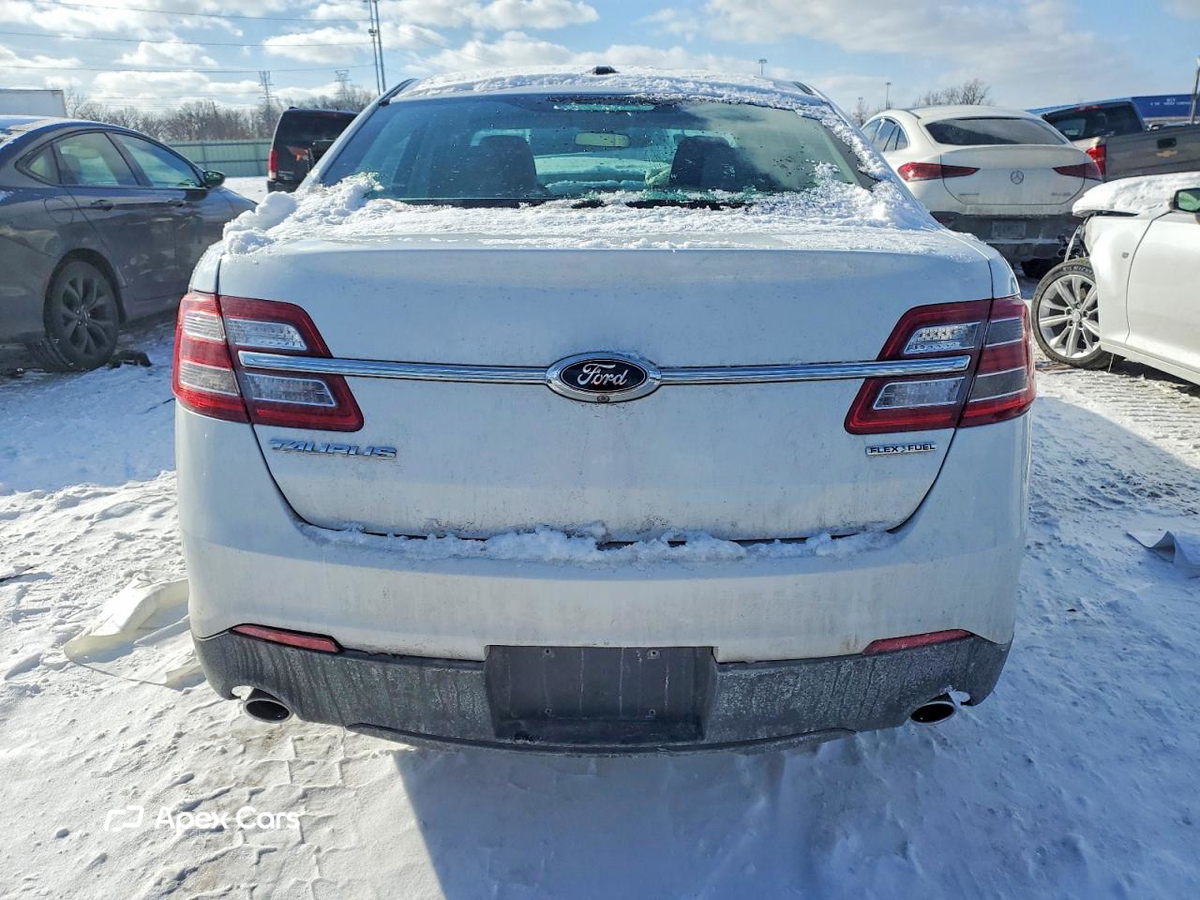 Ford Taurus 2015